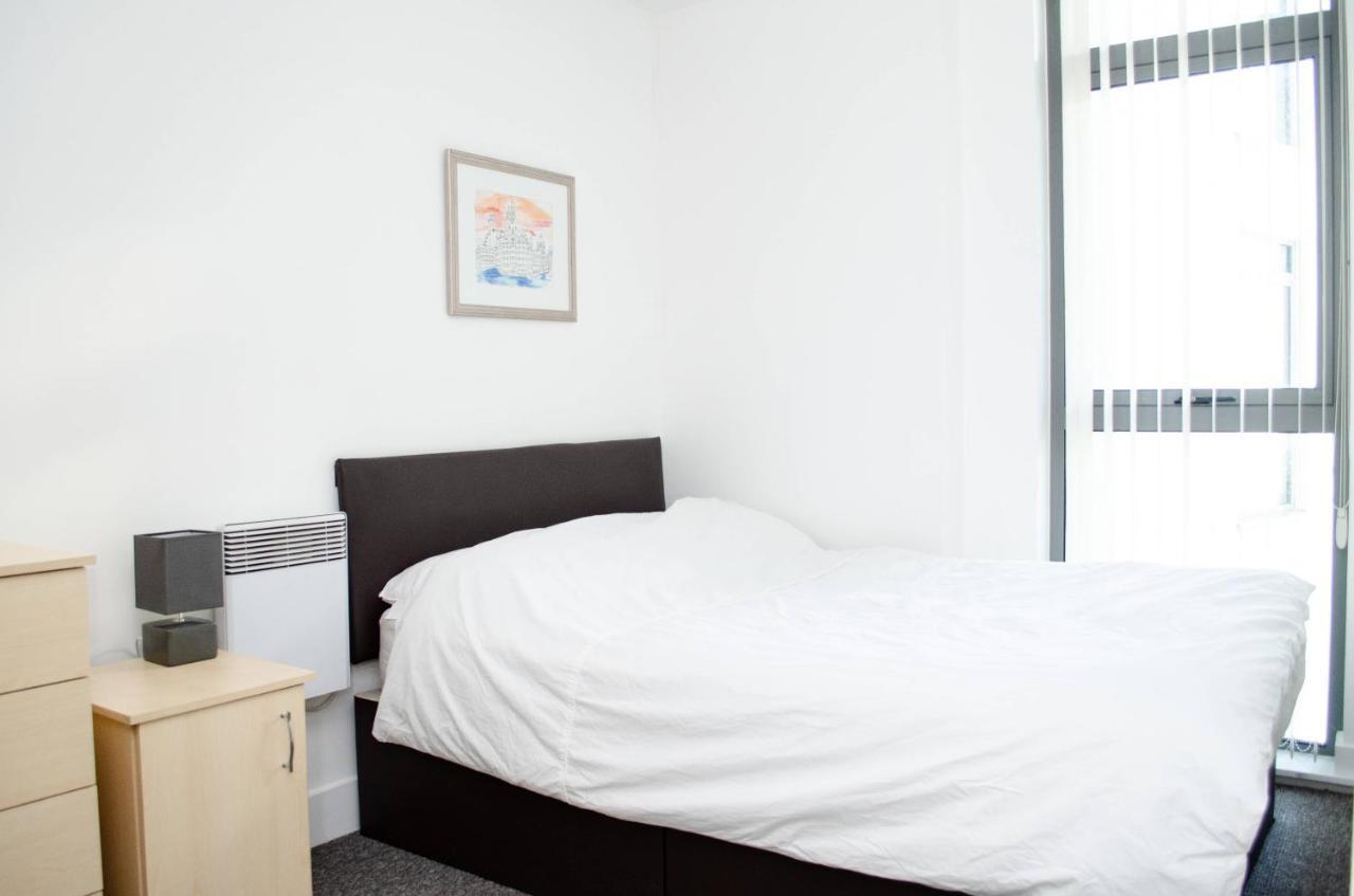 Serviced Apartment In Liverpool City Centre - Free Parking - Balcony - By Happy Days Екстер'єр фото