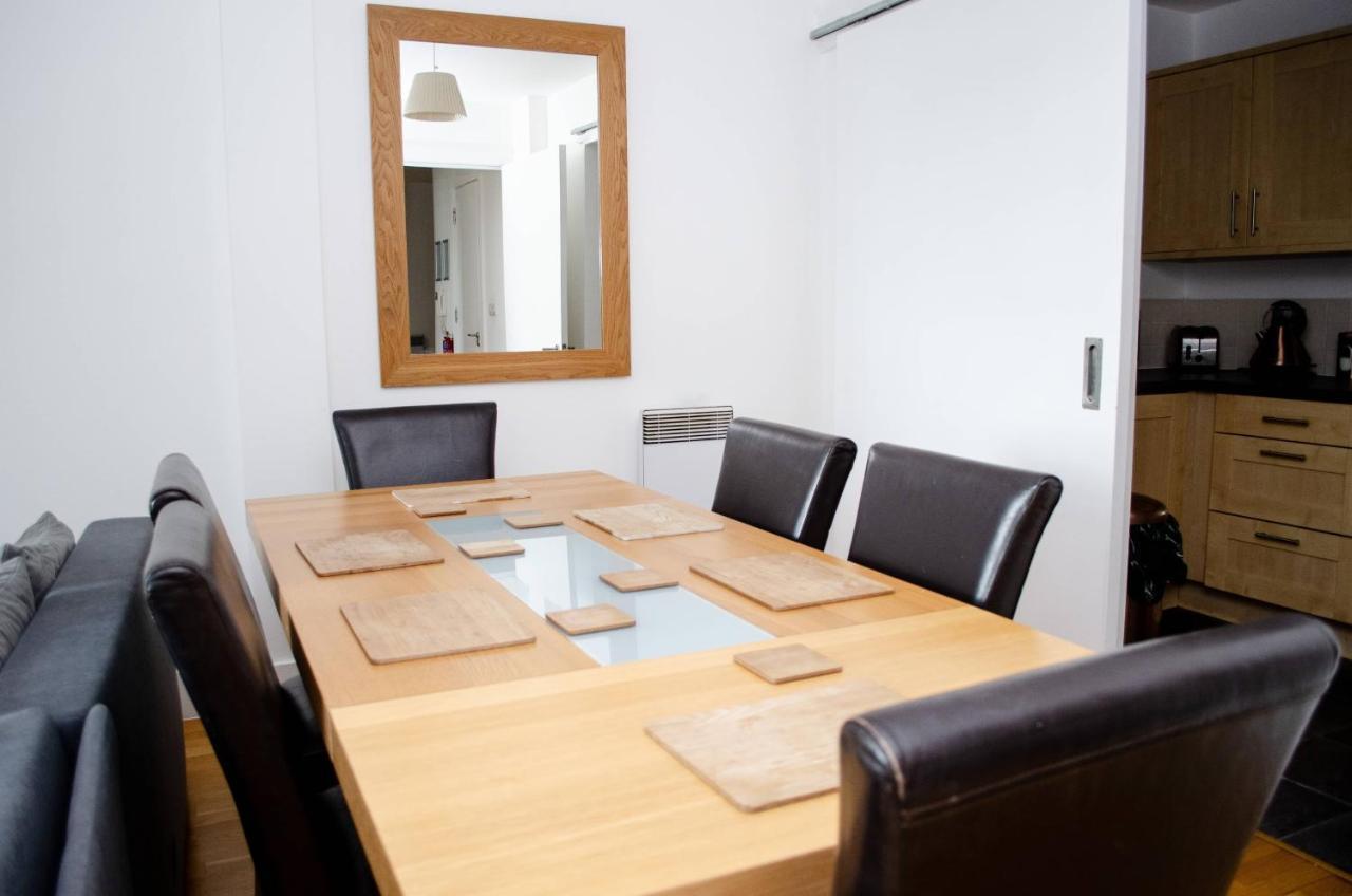 Serviced Apartment In Liverpool City Centre - Free Parking - Balcony - By Happy Days Екстер'єр фото